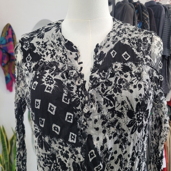 Massimo Dutti Elegant Black and White Silk Floral Dress - Picture 3 of 8